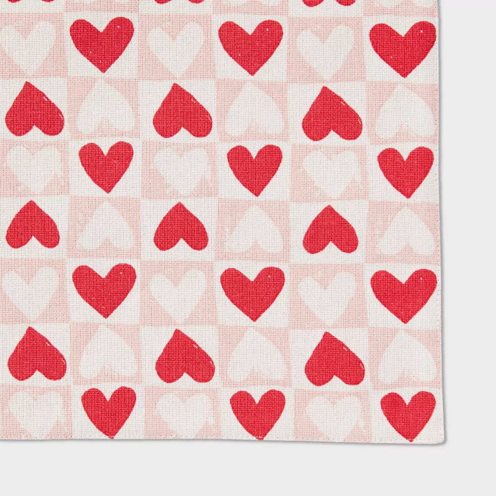 Camino de mesa con corazones y tablero de ajedrez del Día de San Valentín - Threshold™