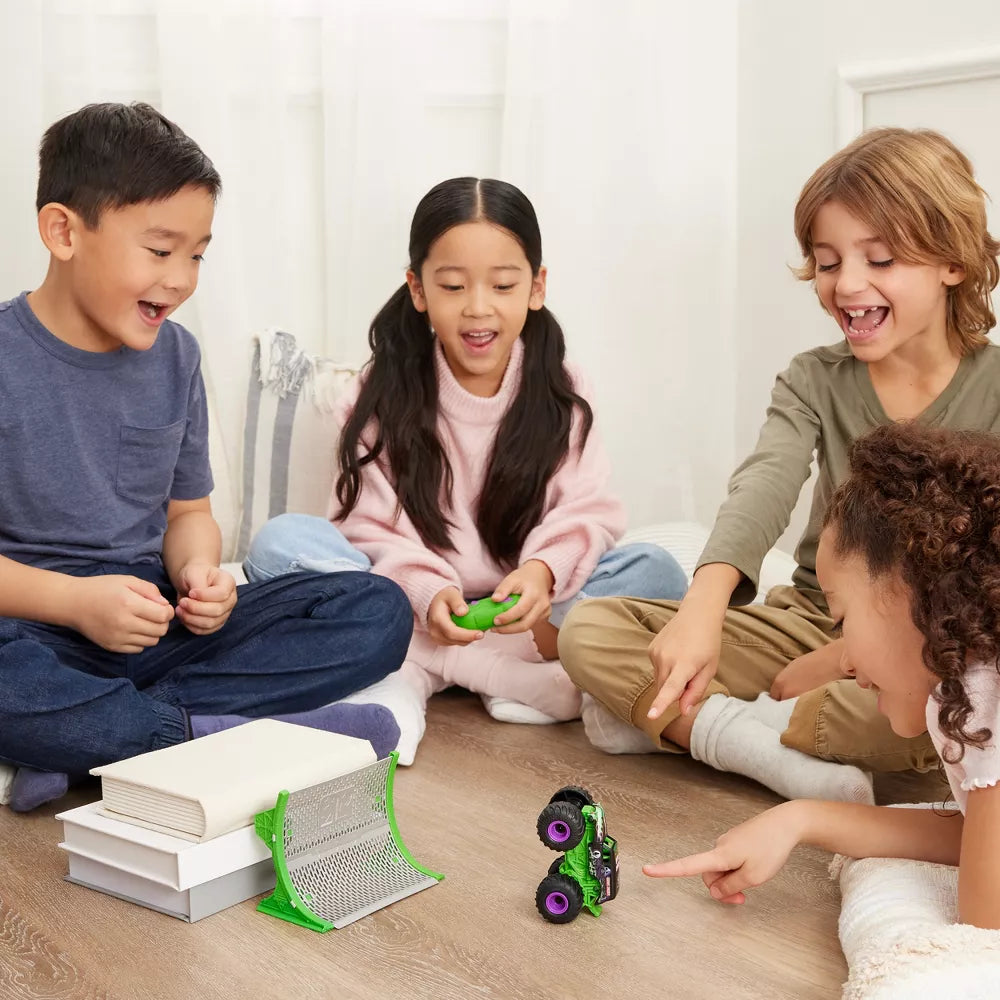 Monster Jam Grave Digger RC Monster Truck 1:64 Scale