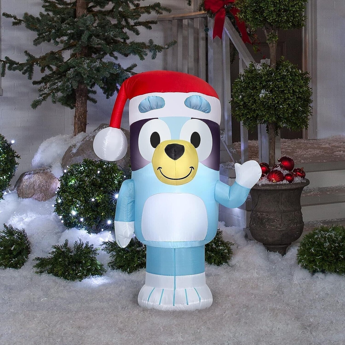 Inflable Bluey en Papá Noel Azul, 3.5 pies de alto, Azul