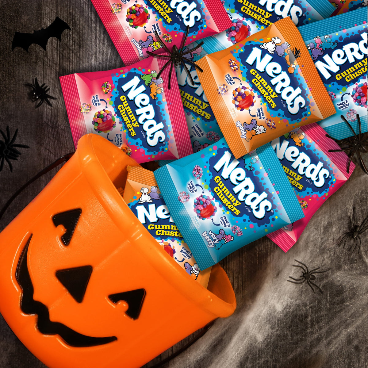 Paquete surtido de gomitas Nerds Gummy Clusters para Halloween